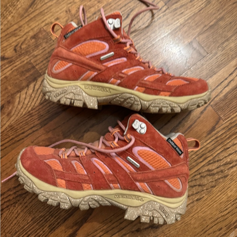 Outdoor Voices Women's Winter Boots - Red and Tan